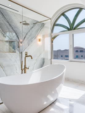 Listing photograph, penthouse interior